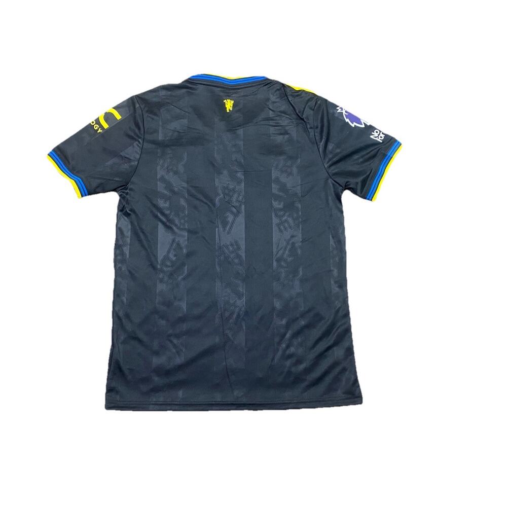 Manchester United | Men’s Medium Alternative Jersey - Picture 2 of 7